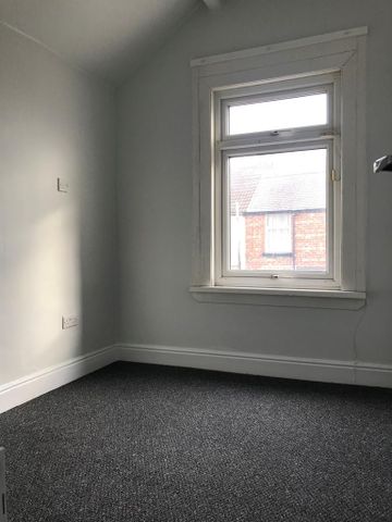 4 bedroom terraced house to rent - Photo 4