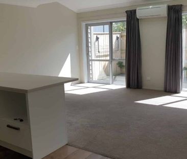 7/19 Collins Avenue, Tawa, Wellington City - Photo 2