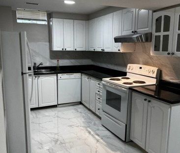 For Lease - 411 Bristol Road, Mississauga, Ontario - Photo 6