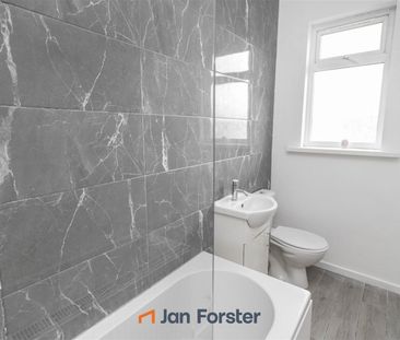 3 Bedroom House - Terraced - Photo 4