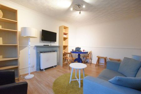 1 bedroom flat to rent - Photo 2