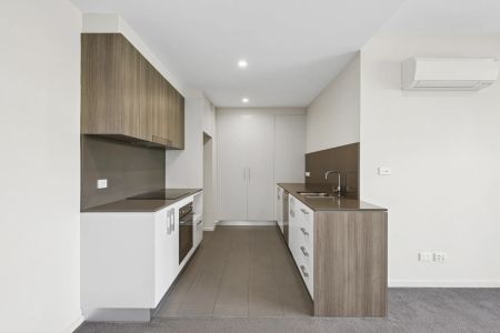 Immaculate Apartment in a Highly Sought-After Setting - Photo 5