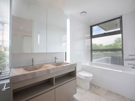 Stunning Furnished Apartment - Photo 4