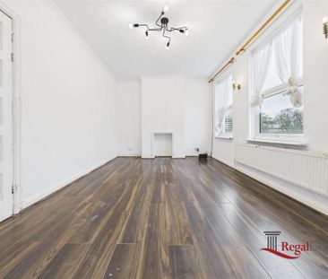 3 bedroom flat to rent - Photo 2