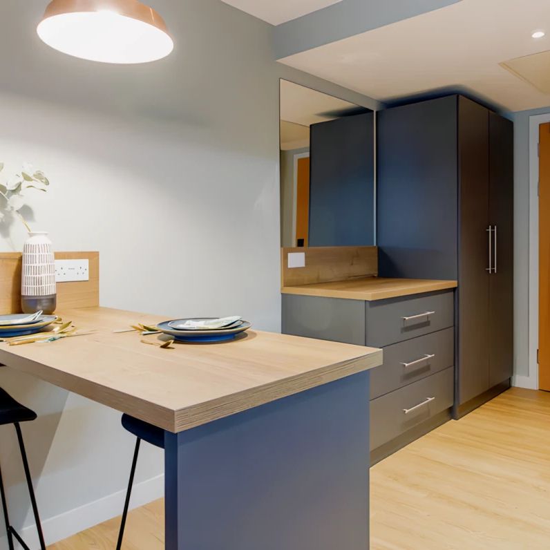 Crown Studio - Photo 1