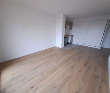 Location Appartement 2 pièces 43m² BRUGUIERES 31150 - Photo 5