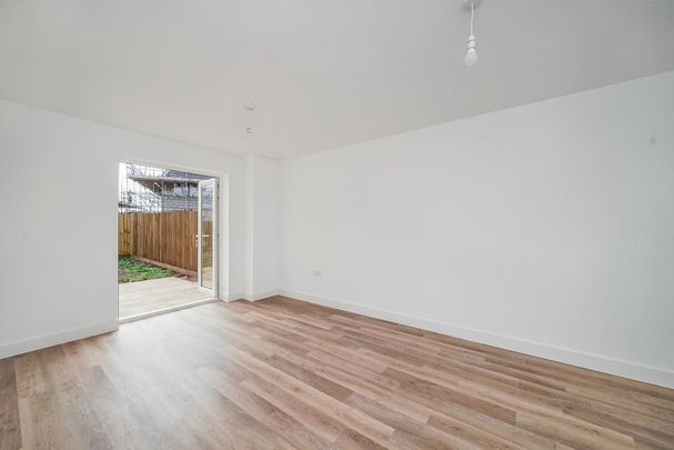 4 bedroom detached house to rent - Photo 1