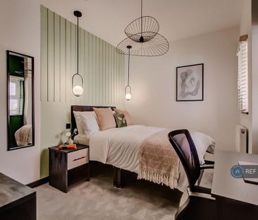 1 bedroom in a house share to rent - Photo 2