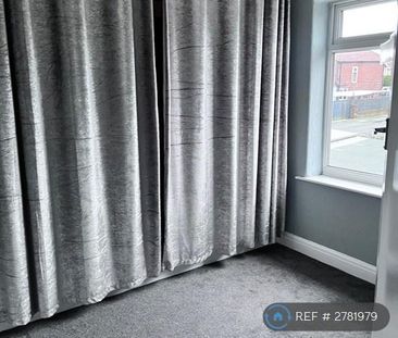 3 bedroom terraced house to rent - Photo 4