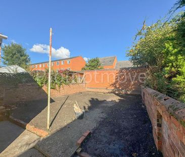 5 bedroom semi-detached house to rent - Photo 4