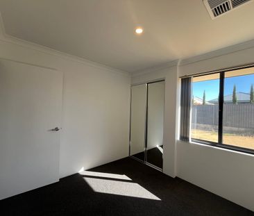 Theatre Room, Ducted A/C & Huge Backyard! - Photo 5