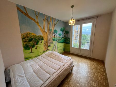 LOCATION MEUBLÉE T3 DE 73M² / BALCON / PARKING / 13013 - Photo 4