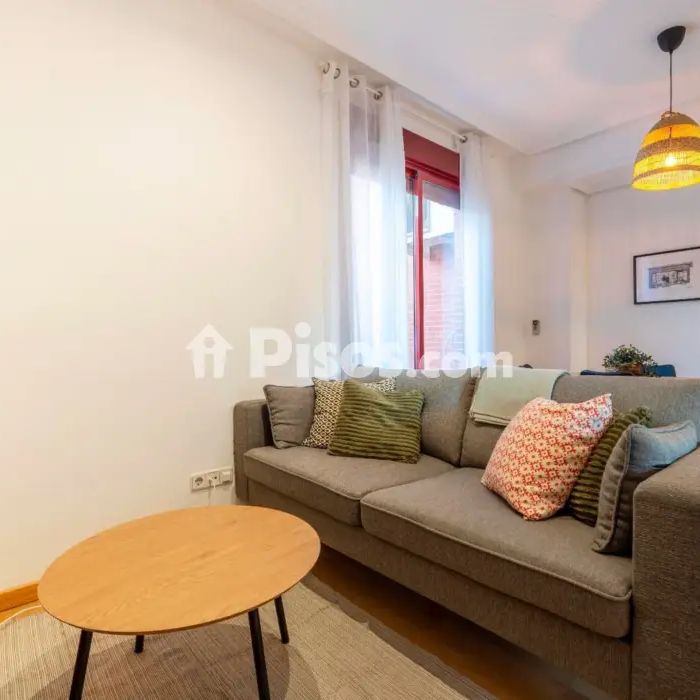 Piso en alquiler en Calle de Robledo - Photo 1