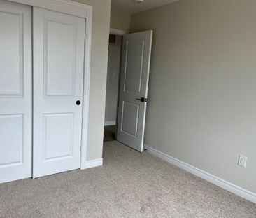 For Lease - 10 Birmingham Drive Unit# 24, Cambridge, Ontario - Photo 6