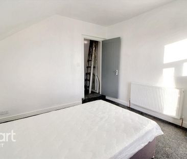 1 bedroom in a house share to rent - Photo 3