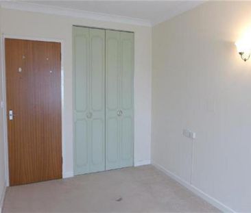 1 bedroom retirement property to rent - Photo 5