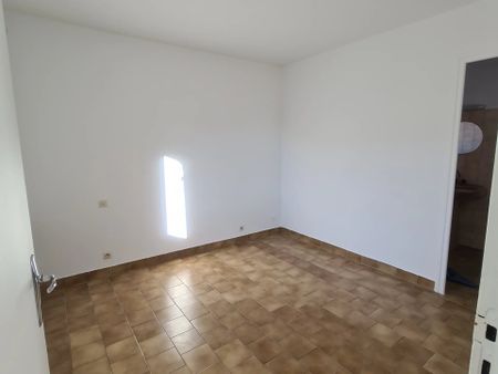 Location Appartement 2 pièces 35 m2 à Lodève - Photo 2