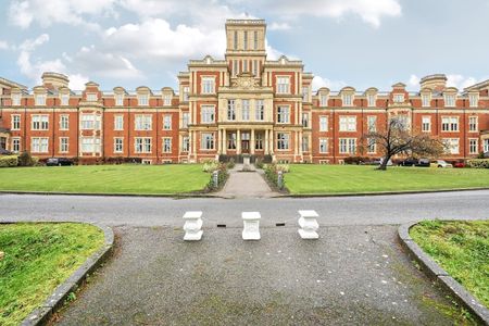 3 bedroom flat to rent - Photo 3