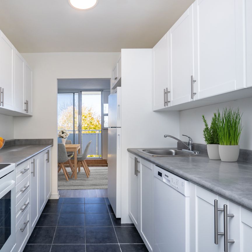 2-Bedroom - Photo 1