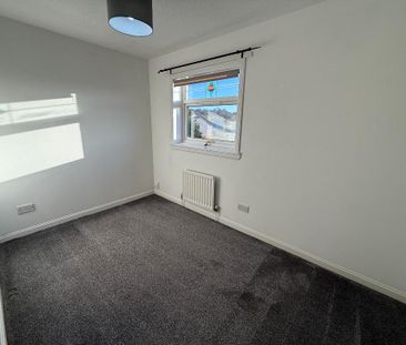 2 bedroom semi-detached house to rent - Photo 2