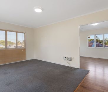 Spacious Family Home in Prime Sadliers Crossing Location! - Photo 3