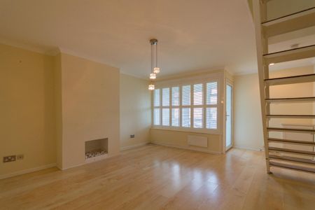 Hollows Close - Photo 2