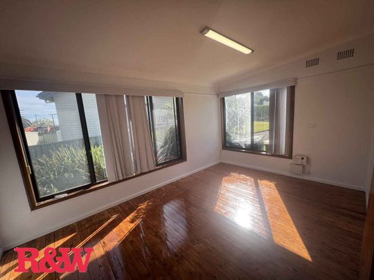 SPACIOUS FAMILY HOME IN BRADBURY !! - Photo 1