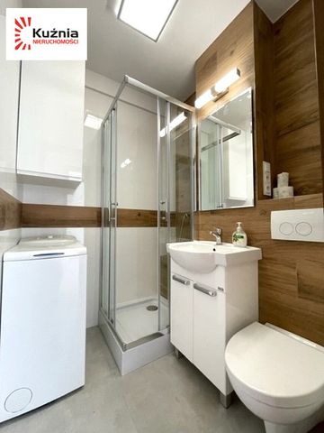 Bez mebli, duży balkon, oddzielna kuchnia! - Photo 4