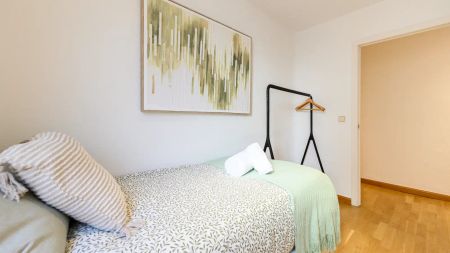 3-bedroom apartment for rent in Argüelles, bills included - Photo 4