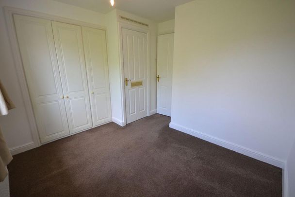 2 bedroom mews to rent - Photo 1