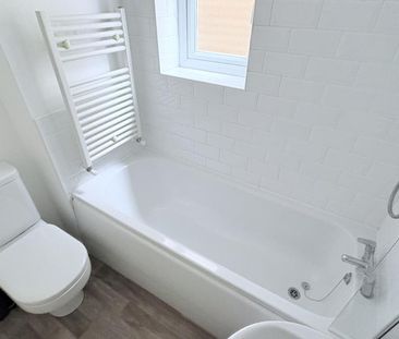 3 bedroom semi-detached house to rent - Photo 6