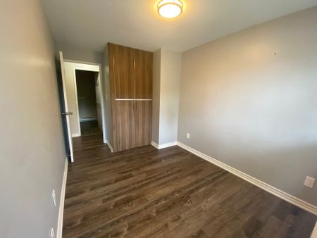 For Lease - 3050 Constitution Boulevard Unit# 11, Mississauga, Ontario - Photo 4