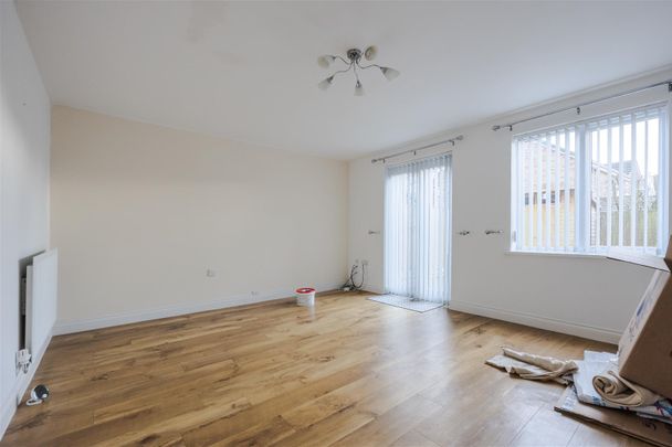 To Let 3 Bed House - Townhouse - Photo 1