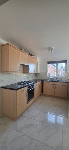 3 bedroom terraced house to rent - Photo 4