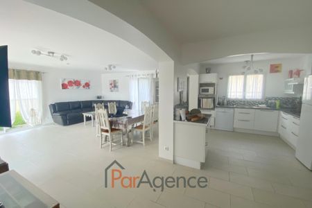 A LOUER MESCHERS-SUR-GIRONDE MAISON T5 MEUBLEE - Photo 2
