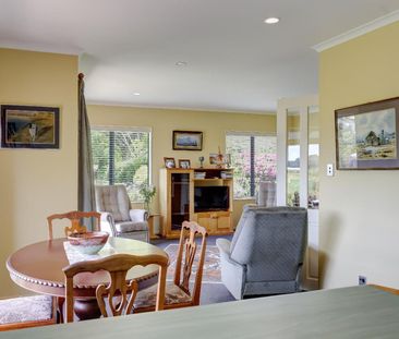 Family home in peaceful rural setting - Photo 4