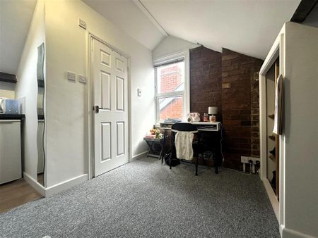 5 bedroom house to rent - Photo 2