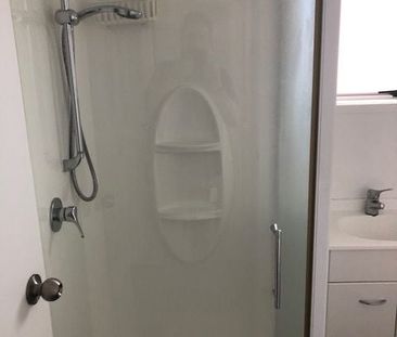 Charming 3-Bedroom House in Auckland's Henderson A - Photo 6