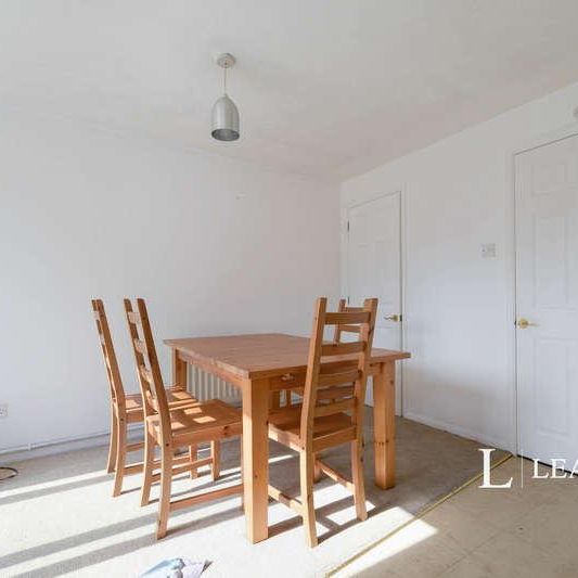 Milton, PO4 - Photo 1