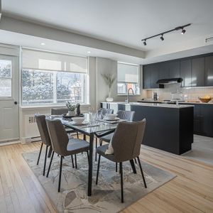5 ½ - 1375 Croissant Sherwood, Mont-Royal - Photo 2