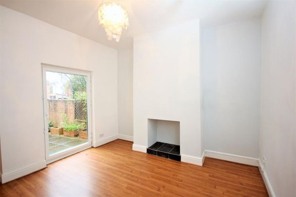 3 bedroom terraced house to rent - Photo 1