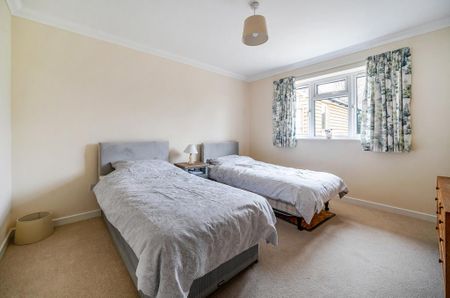 3 bedroom bungalow to rent - Photo 4