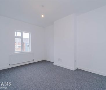 Clarendon Road, Swinton, Manchester - Photo 1