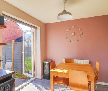 2 bedroom semi-detached house to rent - Photo 3