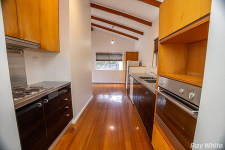 3 BEDROOM HOME WITH BEAUFITUL VIEWS!! - Photo 5