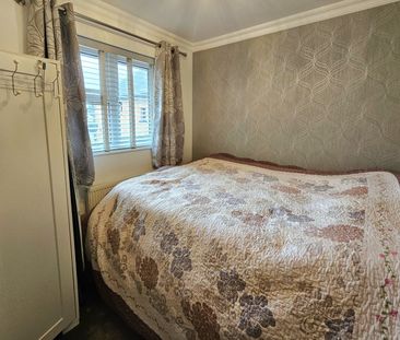 Pear Tree Road, Addlestone, Surrey, KT15 - Photo 6