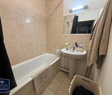 Location Appartement 3 pièces 62m² MONDEVILLE 14120 - Photo 6