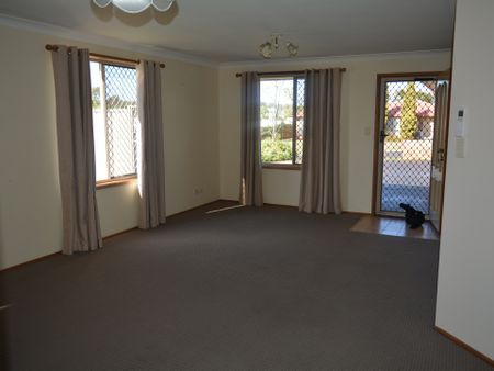 2/3 Horrocks Crescent, KEARNEYS SPRING - Photo 4