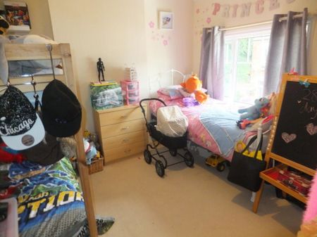 Riland Grove, Sutton Coldfield - - Photo 4