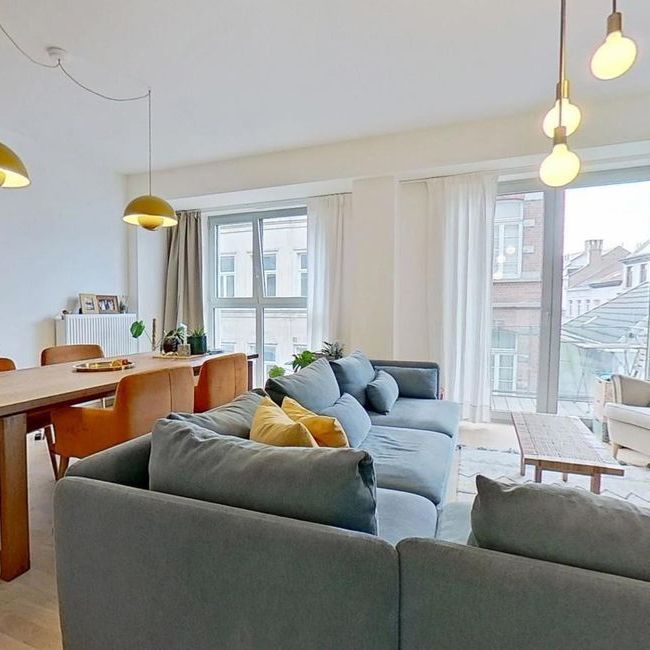 Appartement te huur in Elsene voor € 1.500 met 2 slaapkamers - Photo 1